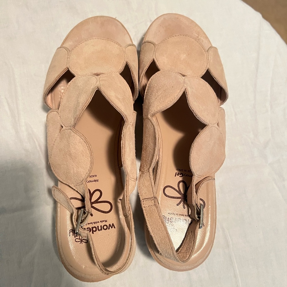 Wondersfly beige sandals